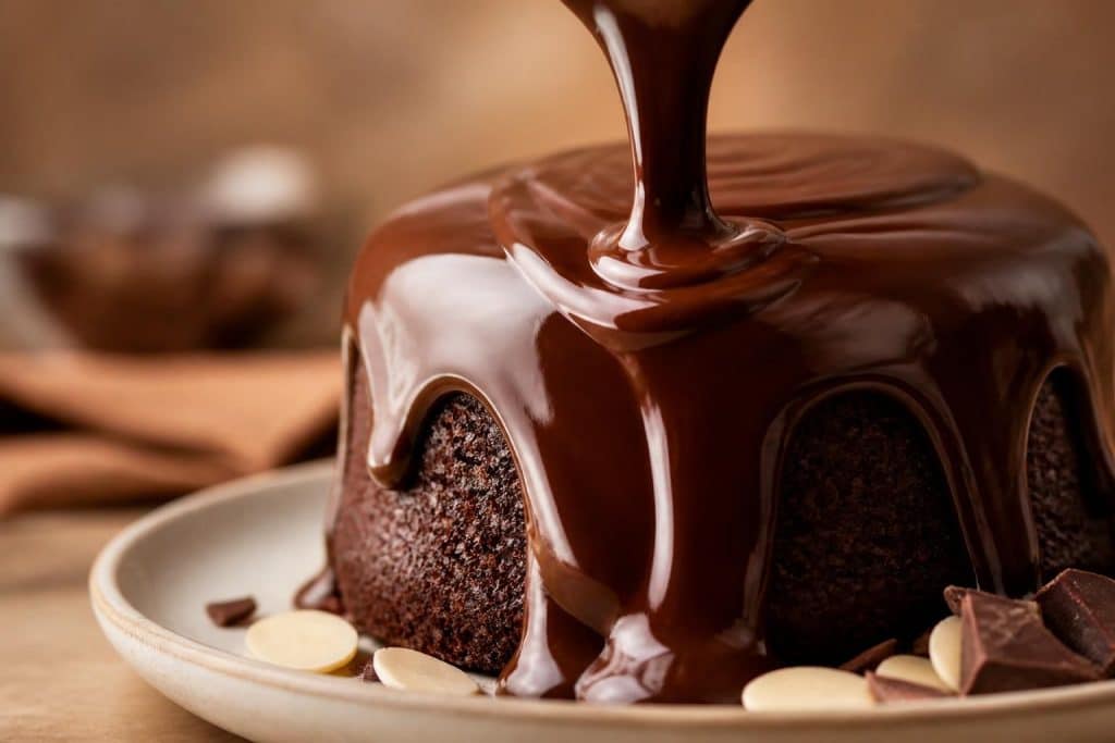 découvrez notre recette simple et rapide de nappage au chocolat pour sublimer vos desserts gourmands en un rien de temps.
