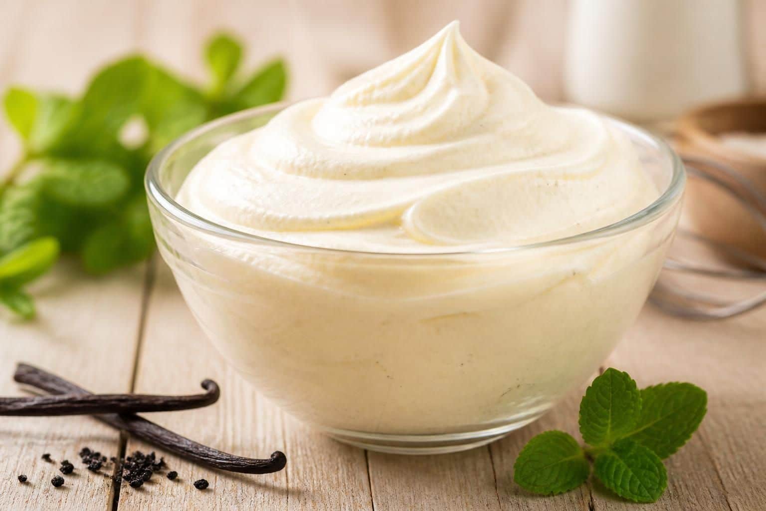 découvrez une recette facile et rapide pour préparer une mousse vanille légère et onctueuse, parfaite pour un dessert délicat et savoureux.